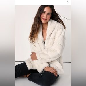 Lulu’s Cozy Queen White Faux Fur Coat M